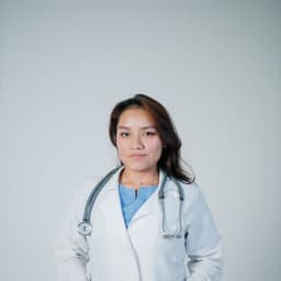 Retrato de una médica con bata blanca